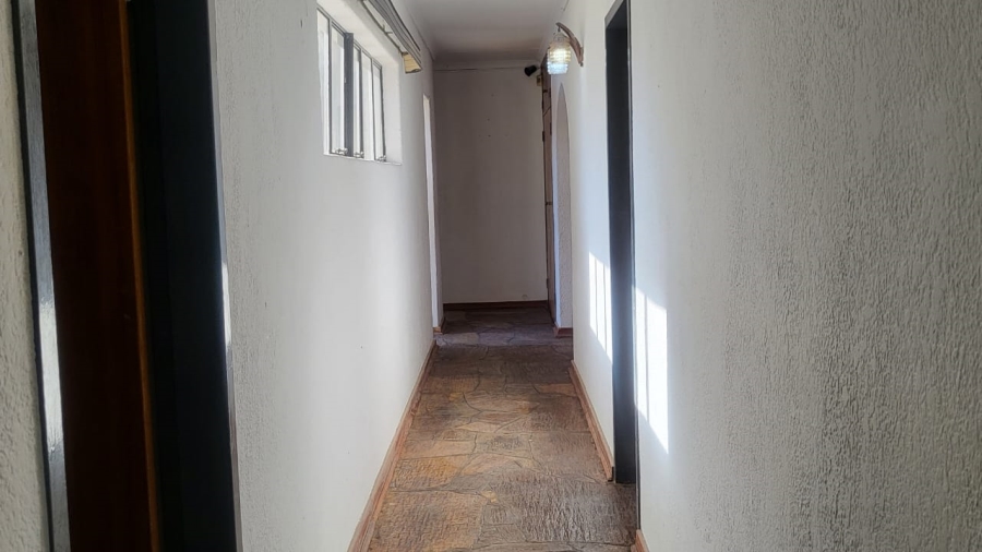 4 Bedroom Property for Sale in Wilro Park Gauteng