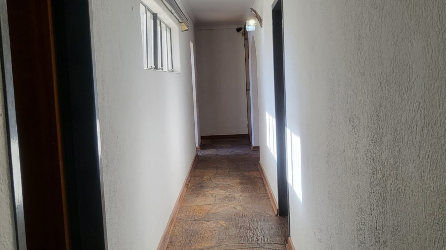 4 Bedroom Property for Sale in Wilro Park Gauteng