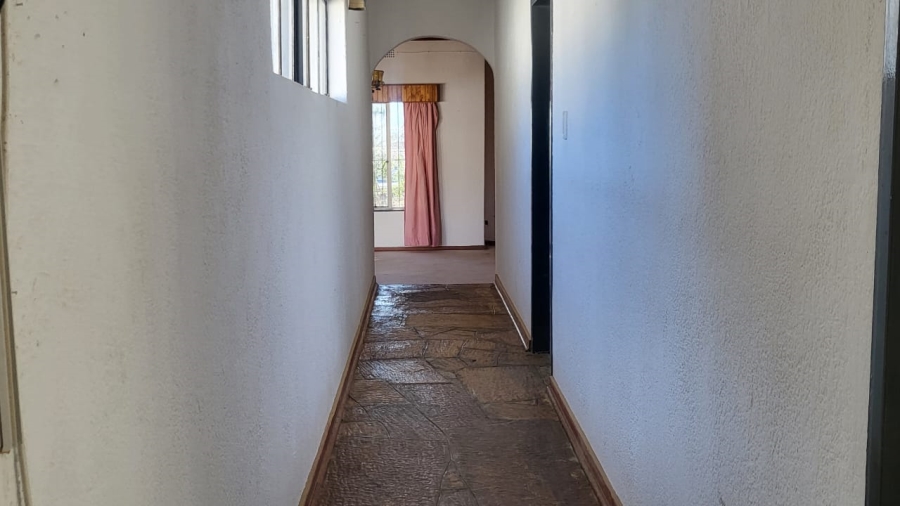 4 Bedroom Property for Sale in Wilro Park Gauteng