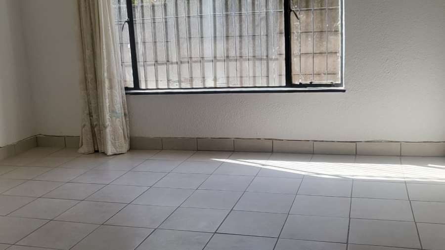 4 Bedroom Property for Sale in Wilro Park Gauteng