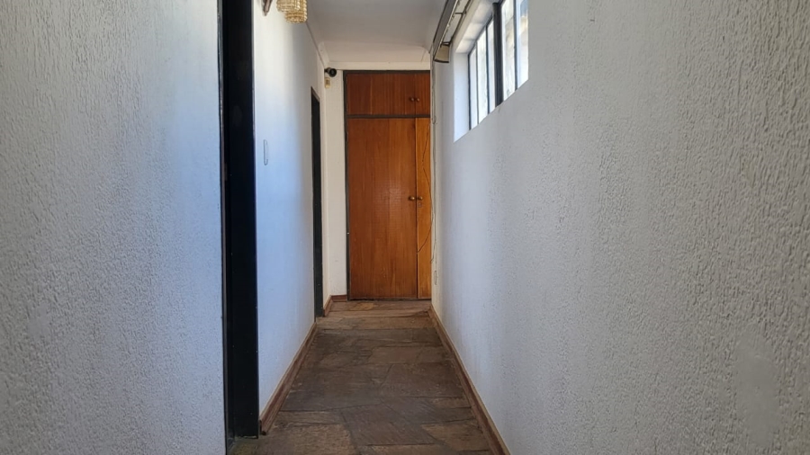 4 Bedroom Property for Sale in Wilro Park Gauteng