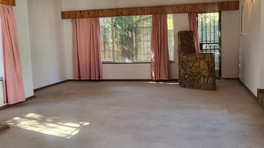 4 Bedroom Property for Sale in Wilro Park Gauteng