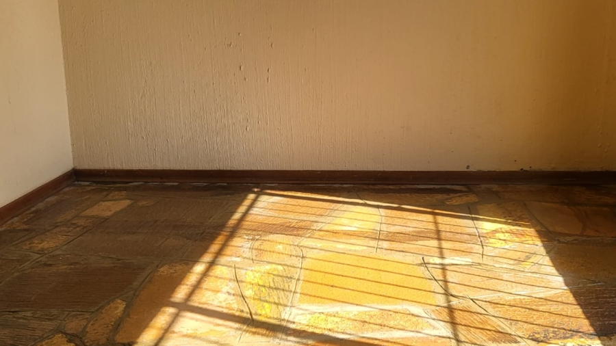 4 Bedroom Property for Sale in Wilro Park Gauteng