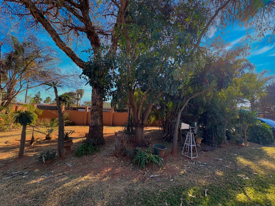 5 Bedroom Property for Sale in Theresa Park Gauteng