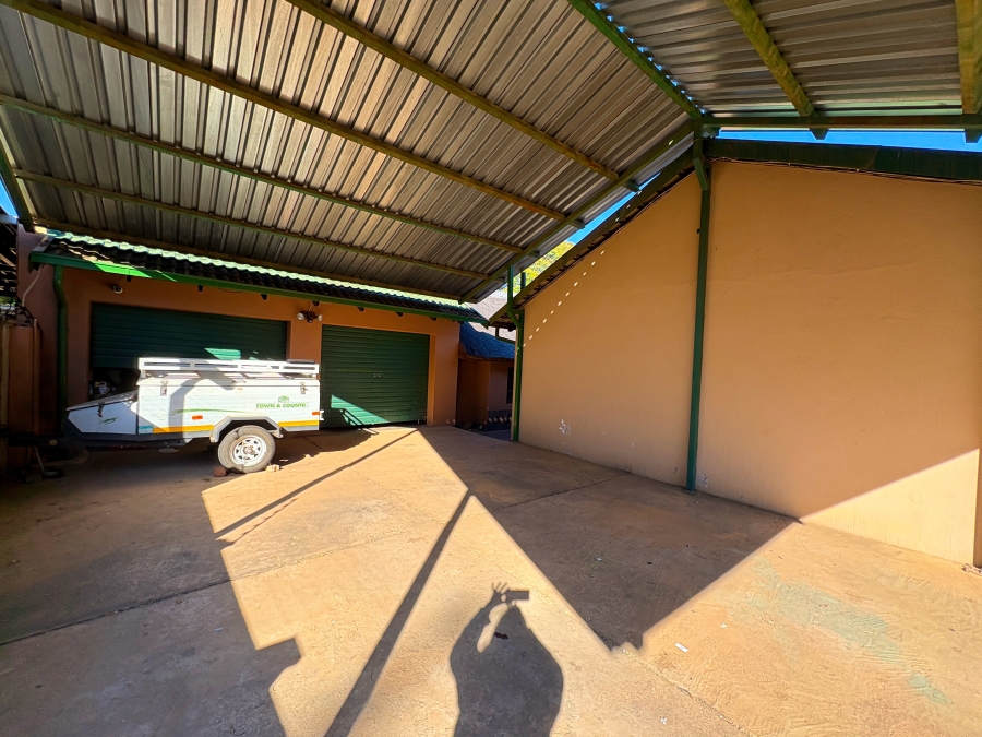 5 Bedroom Property for Sale in Theresa Park Gauteng