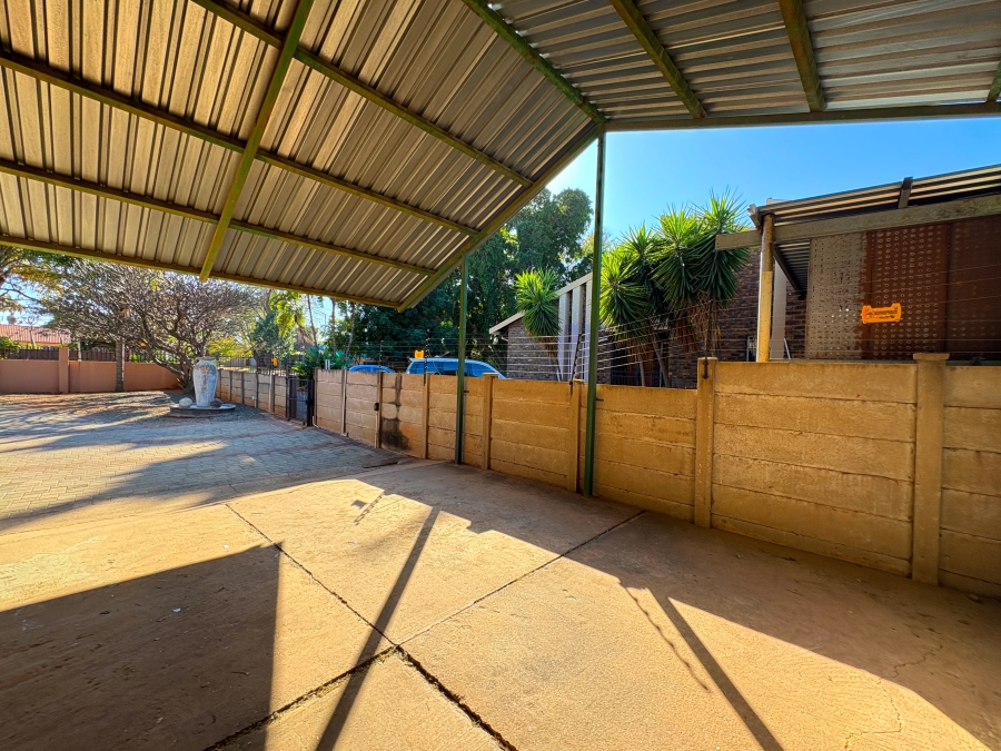5 Bedroom Property for Sale in Theresa Park Gauteng