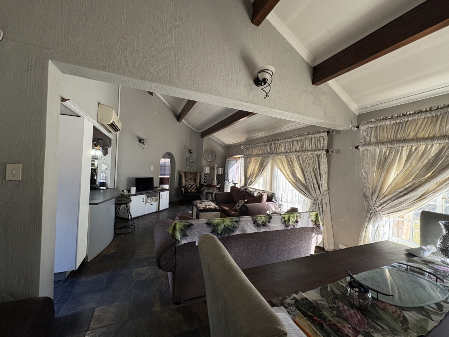 5 Bedroom Property for Sale in Theresa Park Gauteng