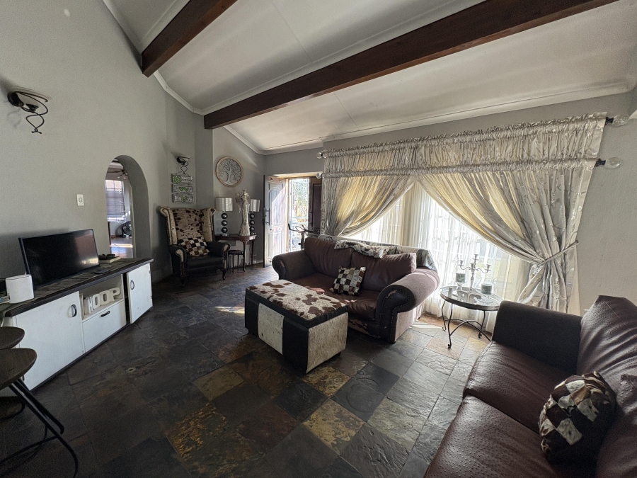 5 Bedroom Property for Sale in Theresa Park Gauteng