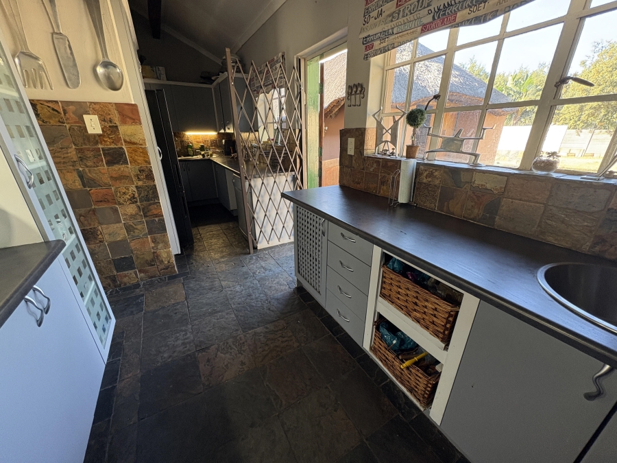 5 Bedroom Property for Sale in Theresa Park Gauteng