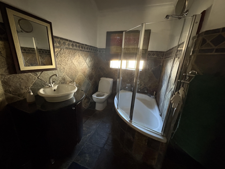 5 Bedroom Property for Sale in Theresa Park Gauteng