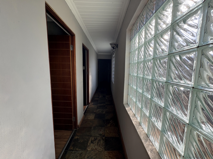 5 Bedroom Property for Sale in Theresa Park Gauteng
