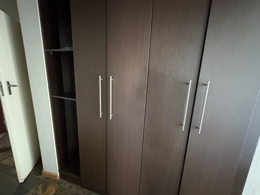 5 Bedroom Property for Sale in Theresa Park Gauteng