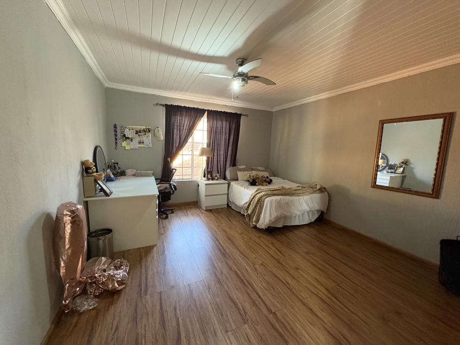 5 Bedroom Property for Sale in Theresa Park Gauteng