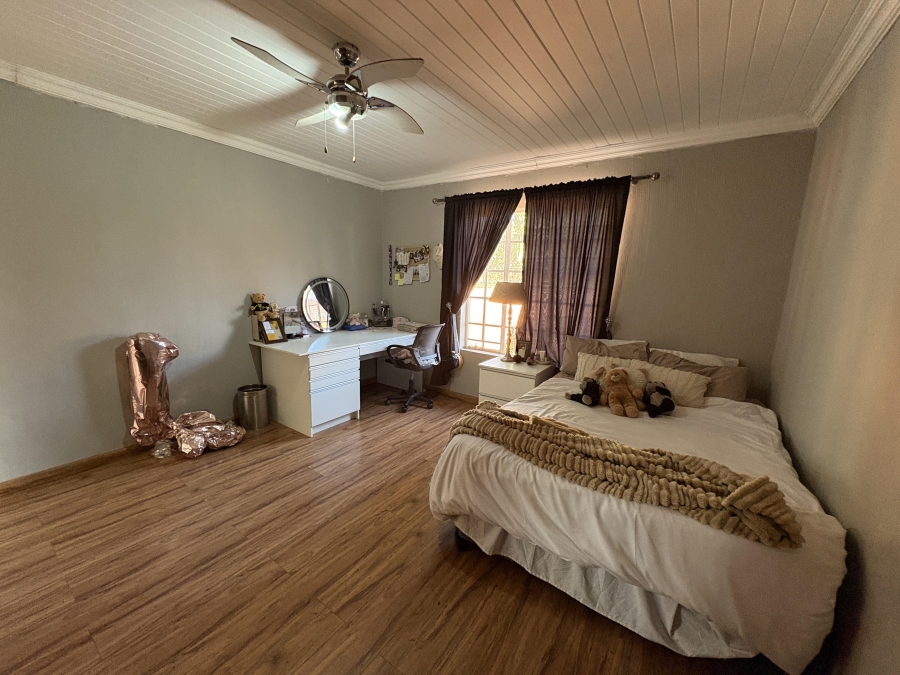 5 Bedroom Property for Sale in Theresa Park Gauteng