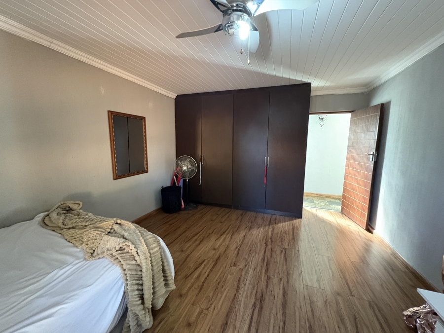 5 Bedroom Property for Sale in Theresa Park Gauteng