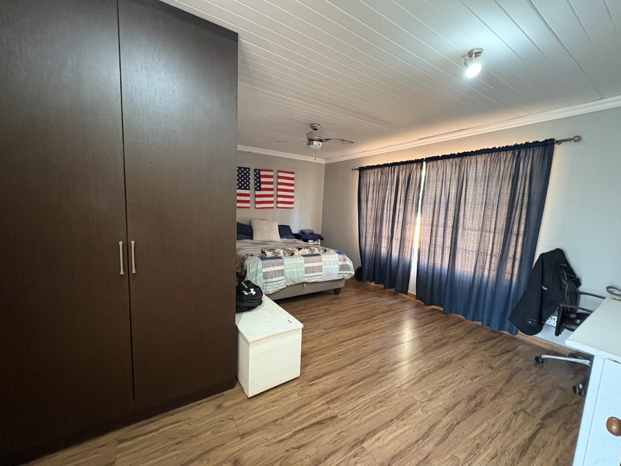5 Bedroom Property for Sale in Theresa Park Gauteng