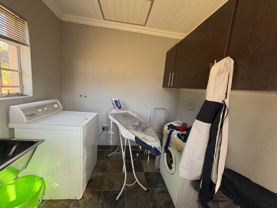 5 Bedroom Property for Sale in Theresa Park Gauteng