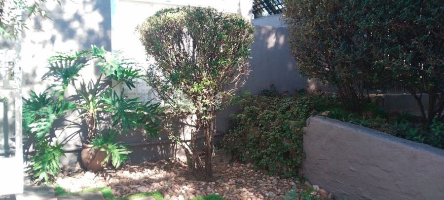 To Let 1 Bedroom Property for Rent in Ruimsig Gauteng