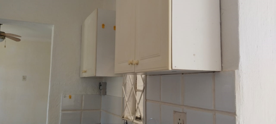To Let 1 Bedroom Property for Rent in Ruimsig Gauteng