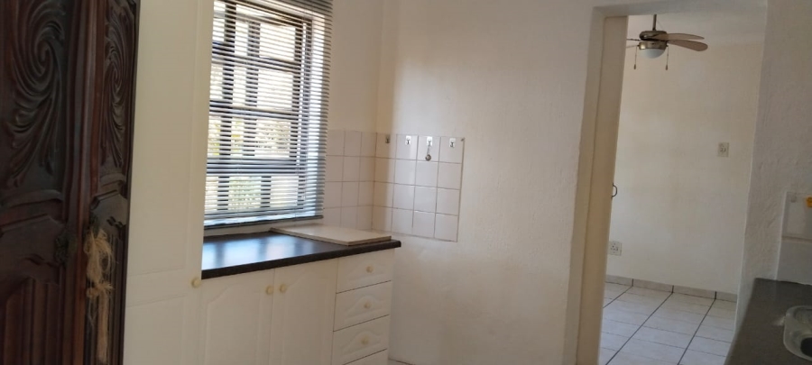 To Let 1 Bedroom Property for Rent in Ruimsig Gauteng