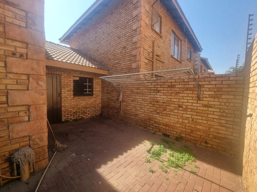 To Let 3 Bedroom Property for Rent in Ruimsig Gauteng