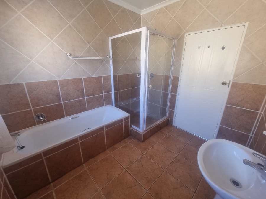 To Let 3 Bedroom Property for Rent in Ruimsig Gauteng