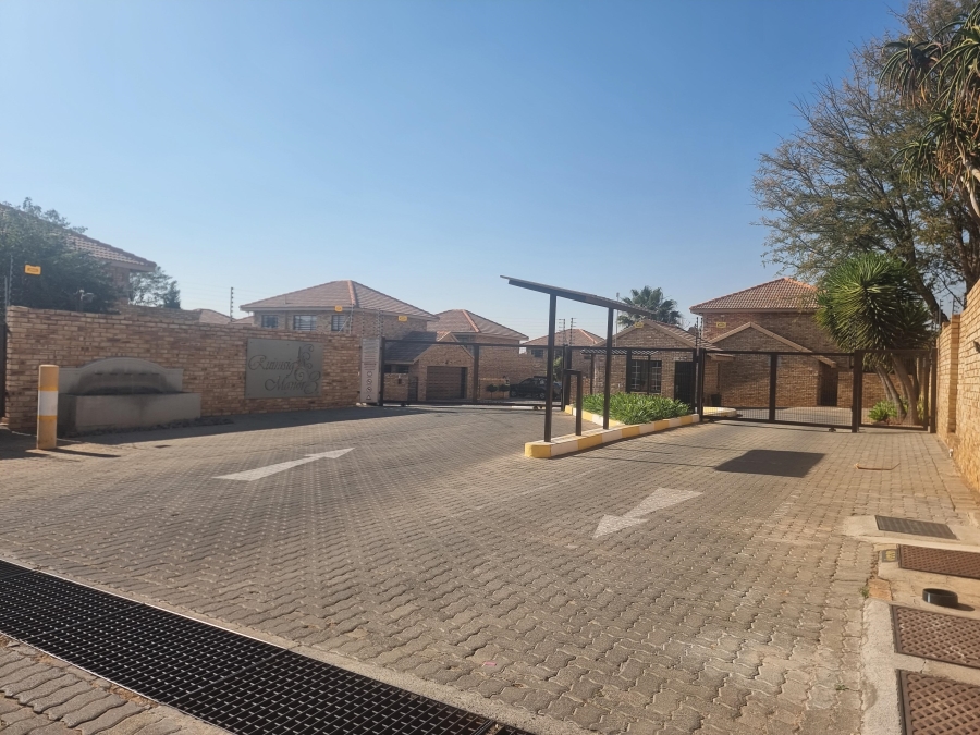 To Let 3 Bedroom Property for Rent in Ruimsig Gauteng