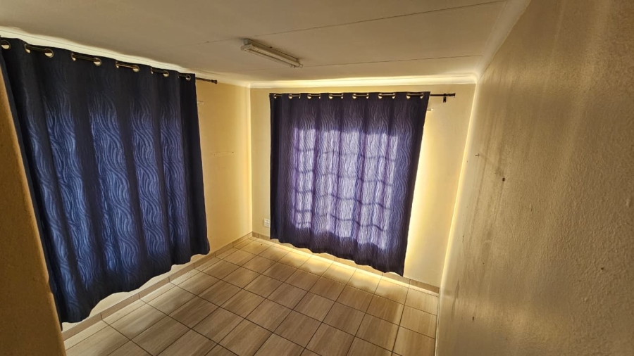 To Let 3 Bedroom Property for Rent in Halfway Gardens Gauteng