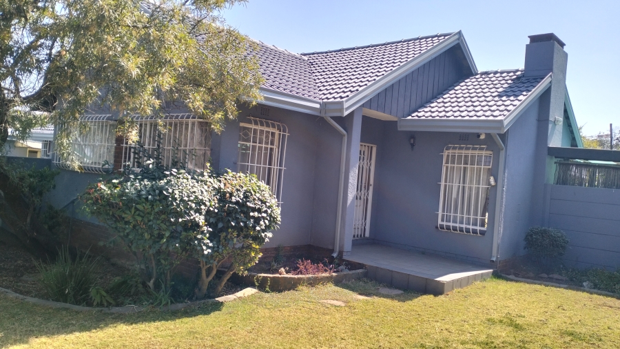 To Let 3 Bedroom Property for Rent in Croydon Gauteng
