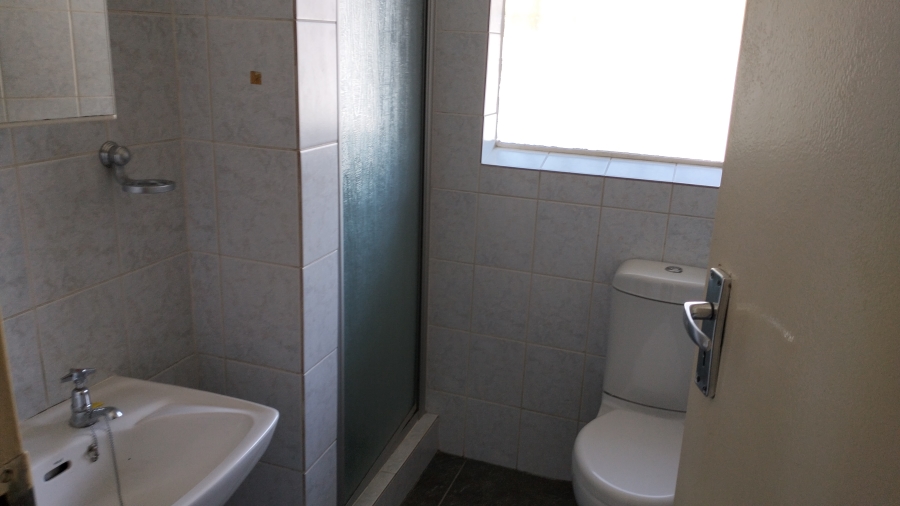 To Let 3 Bedroom Property for Rent in Croydon Gauteng
