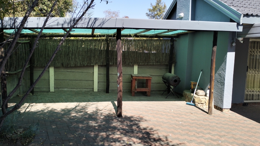 To Let 3 Bedroom Property for Rent in Croydon Gauteng