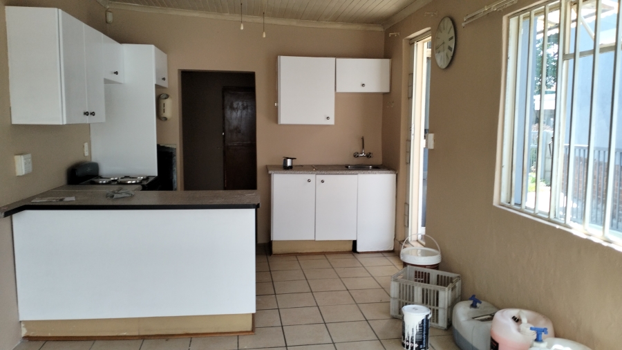 To Let 3 Bedroom Property for Rent in Croydon Gauteng