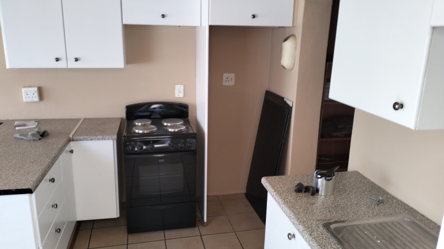 To Let 3 Bedroom Property for Rent in Croydon Gauteng