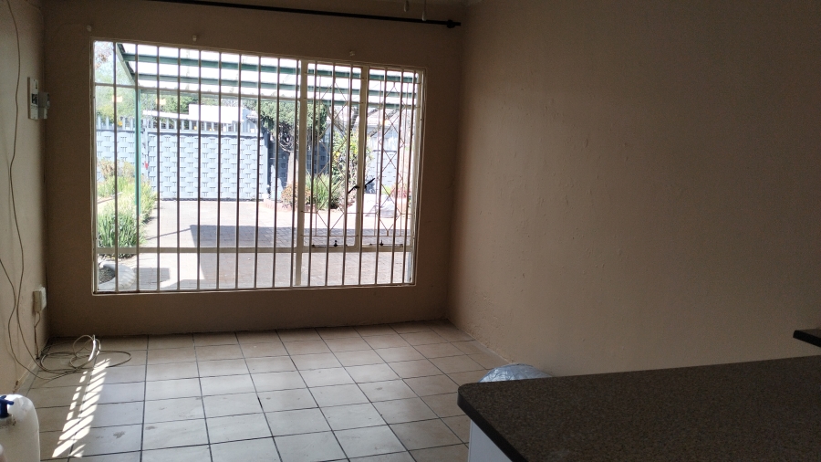 To Let 3 Bedroom Property for Rent in Croydon Gauteng