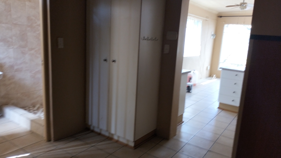 To Let 3 Bedroom Property for Rent in Croydon Gauteng