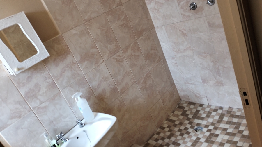 To Let 3 Bedroom Property for Rent in Croydon Gauteng