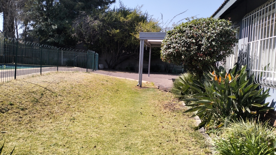 To Let 3 Bedroom Property for Rent in Croydon Gauteng