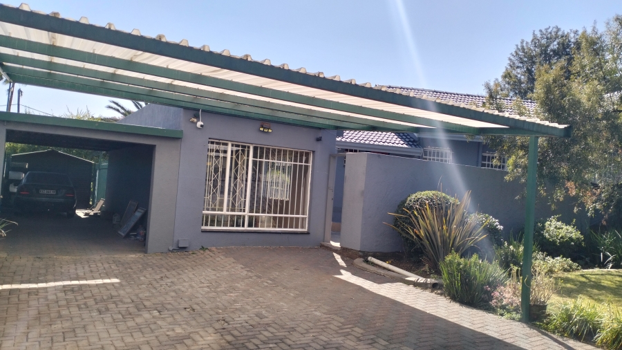 To Let 3 Bedroom Property for Rent in Croydon Gauteng