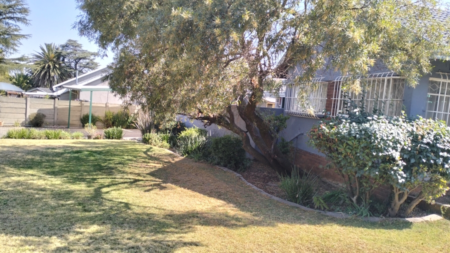 To Let 3 Bedroom Property for Rent in Croydon Gauteng
