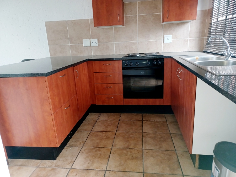 To Let 1 Bedroom Property for Rent in Darrenwood Gauteng
