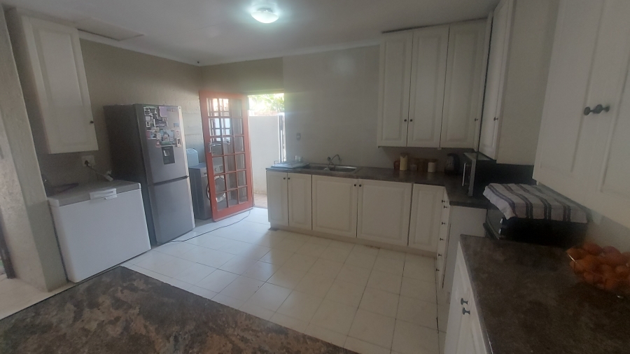 3 Bedroom Property for Sale in Erasmuskloof Gauteng