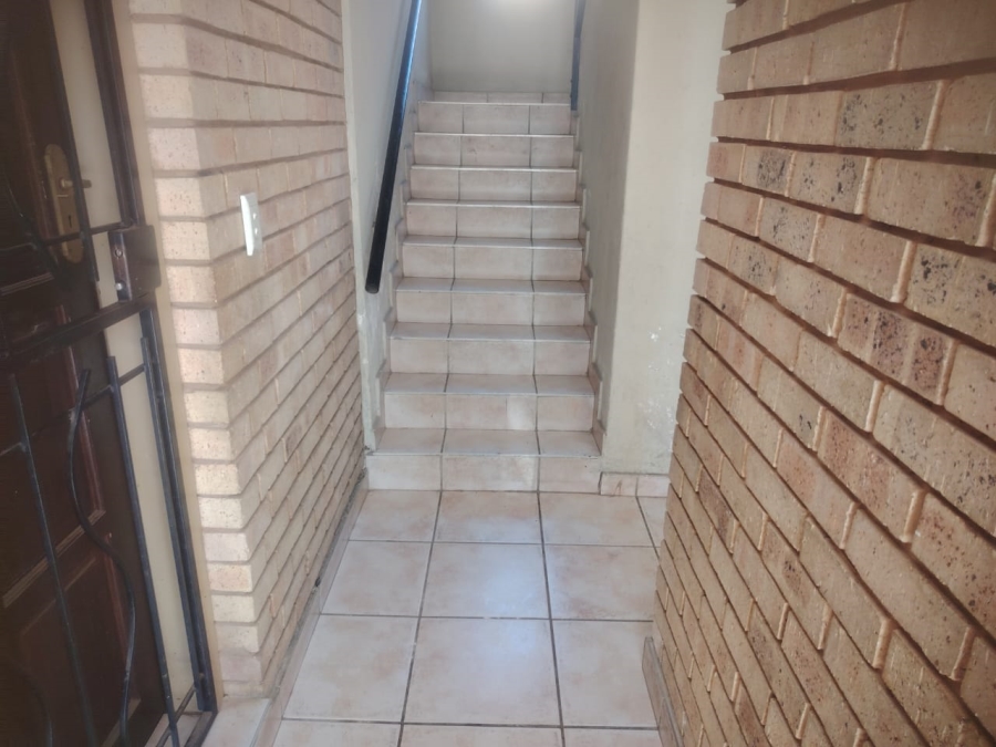2 Bedroom Property for Sale in Greenhills Gauteng