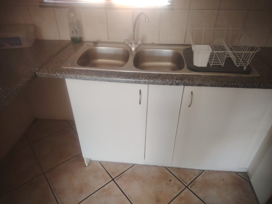 2 Bedroom Property for Sale in Greenhills Gauteng