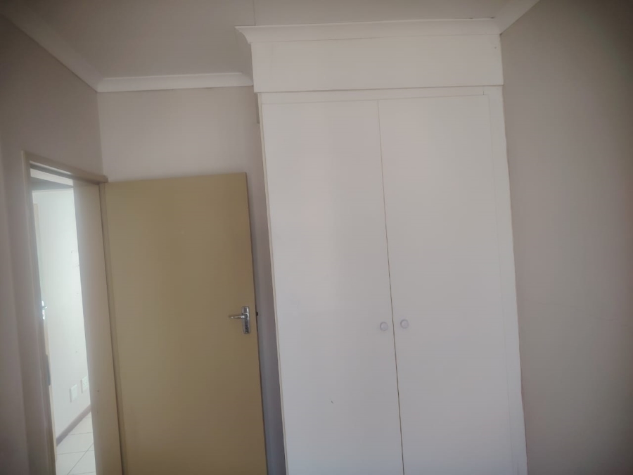 2 Bedroom Property for Sale in Greenhills Gauteng