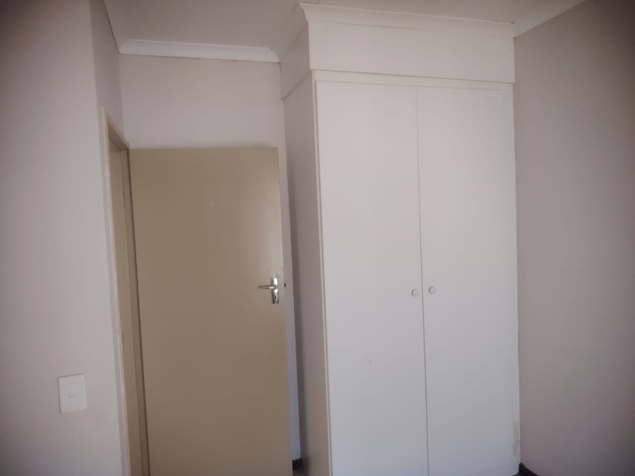 2 Bedroom Property for Sale in Greenhills Gauteng