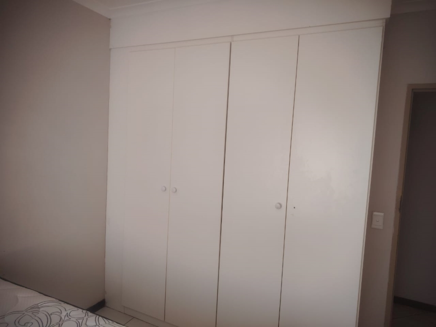 2 Bedroom Property for Sale in Greenhills Gauteng