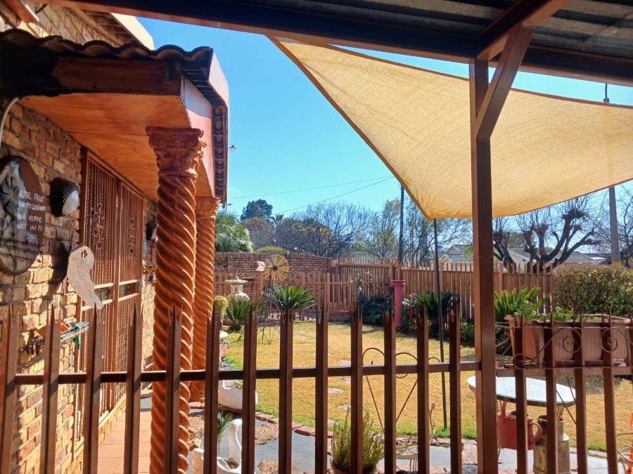 3 Bedroom Property for Sale in Helikonpark Gauteng
