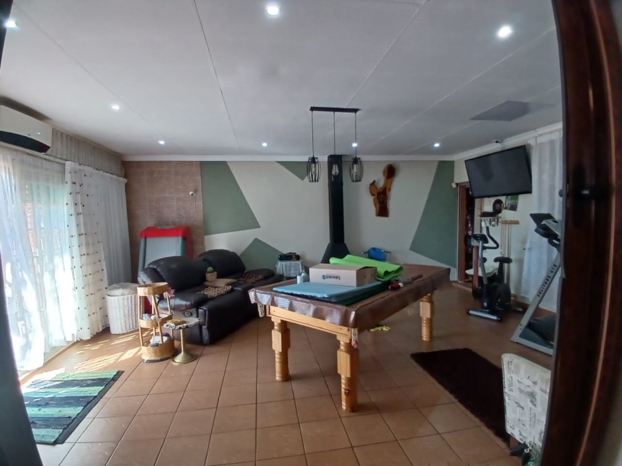 3 Bedroom Property for Sale in Helikonpark Gauteng