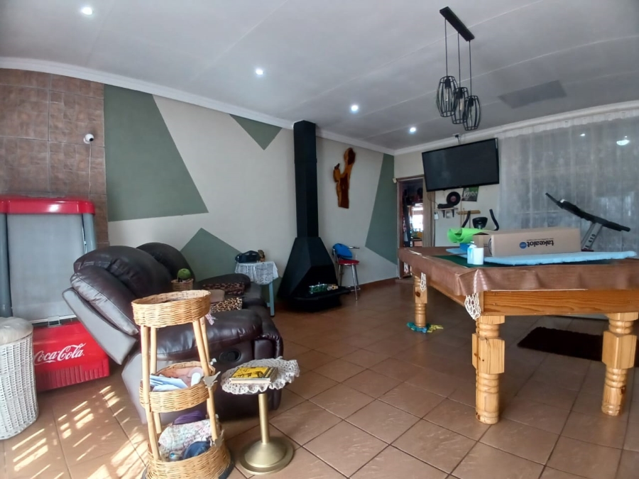 3 Bedroom Property for Sale in Helikonpark Gauteng
