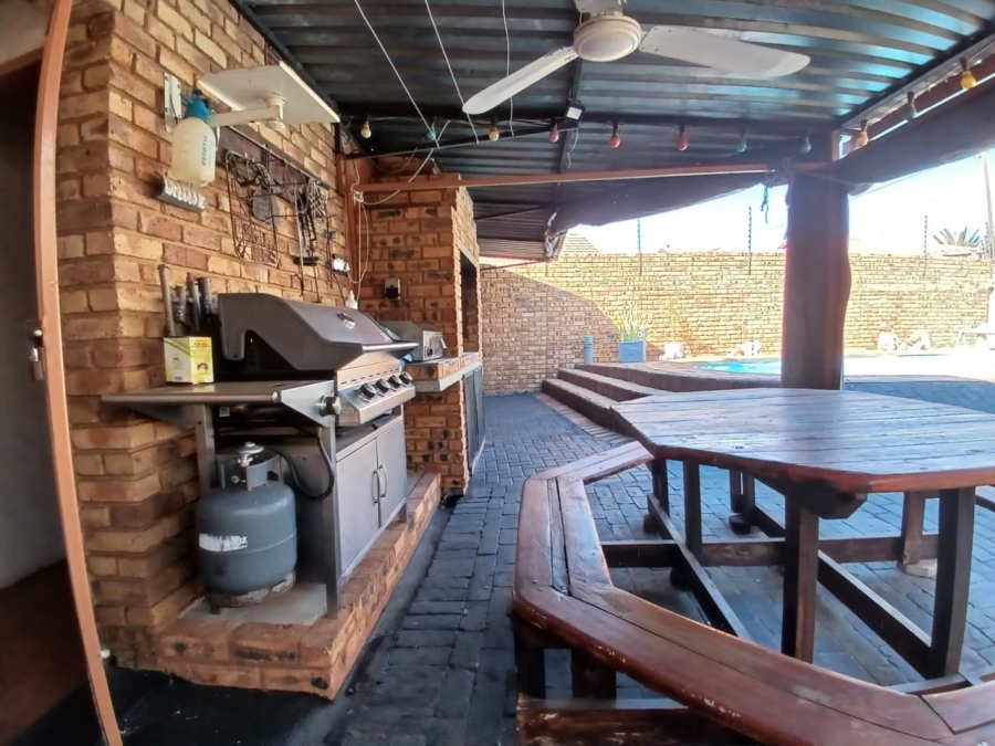 3 Bedroom Property for Sale in Helikonpark Gauteng